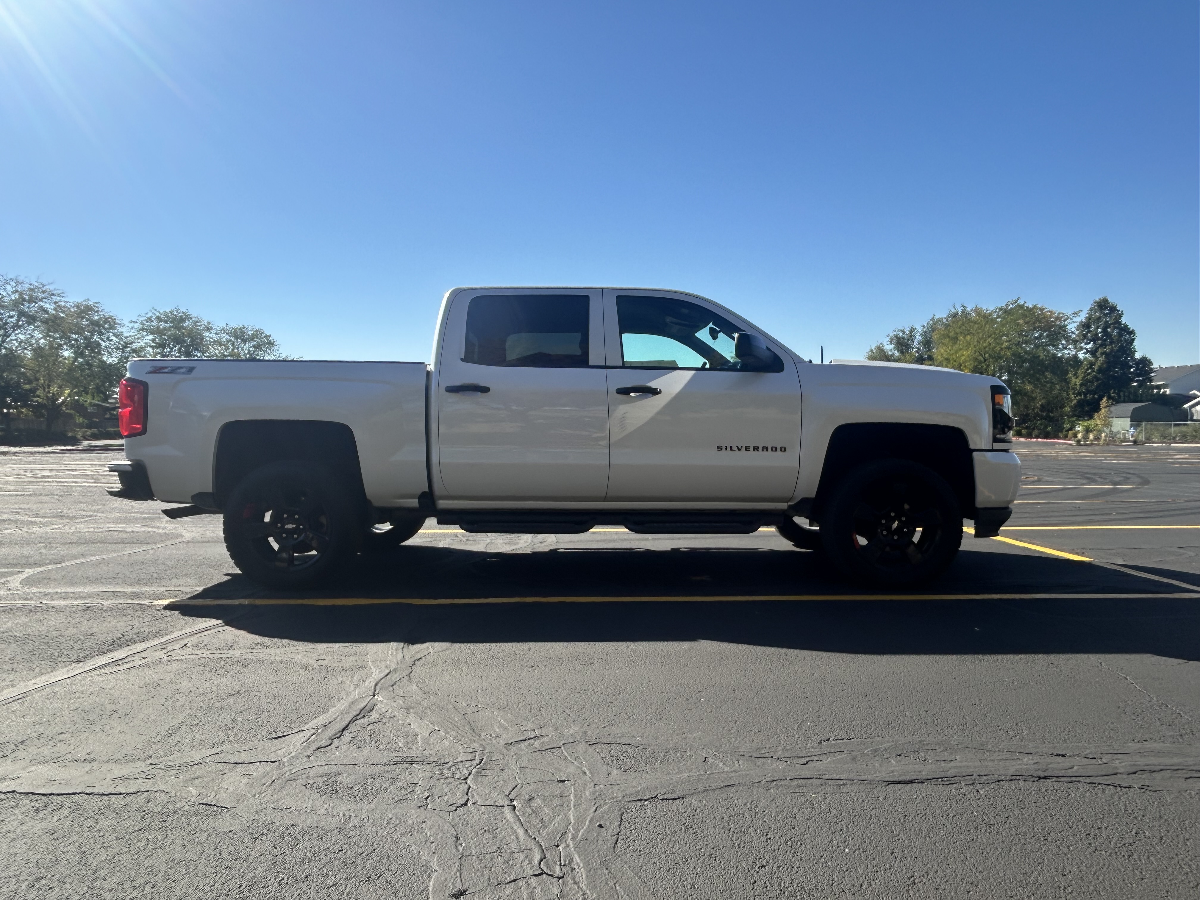 Used 2017 Chevrolet Silverado 1500 LTZ Z71 w/ Redline Edition AWD/4WD image 6