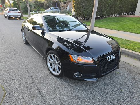Used 2010 Audi A5 2.0T Premium w/ Bluetooth/Homelink Pkg image 8