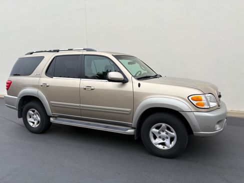 Used 2002 Toyota Sequoia SR5 image 5