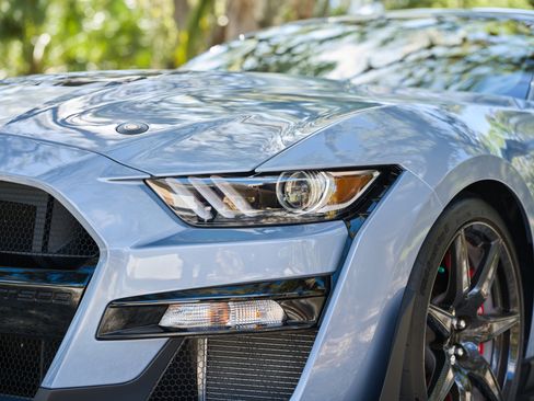 Used 2022 Ford Mustang Shelby GT500 w/ Carbon Fiber Track Pack image 9