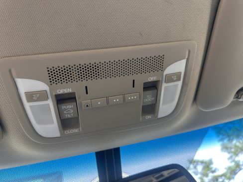 Used 2013 Acura ILX w/ Technology Package image 12