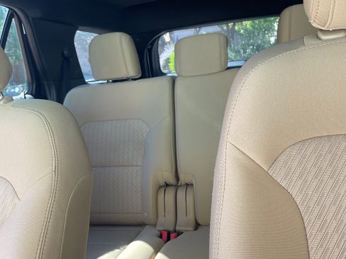 Used 2017 Ford Explorer FWD image 17