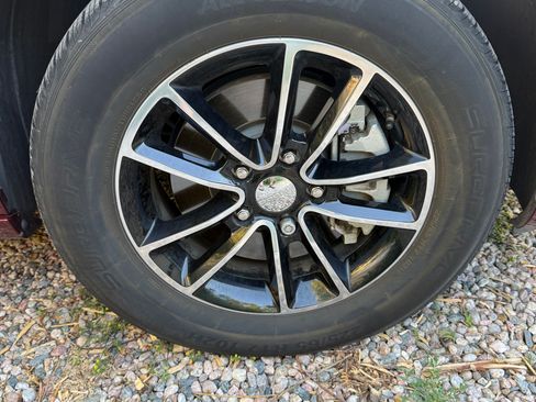 Used 2017 Dodge Grand Caravan SE FWD image 19