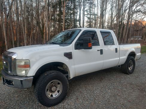 Used 2009 Ford F250 XLT image 2