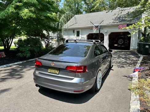 Used 2017 Volkswagen Jetta SEL FWD image 23