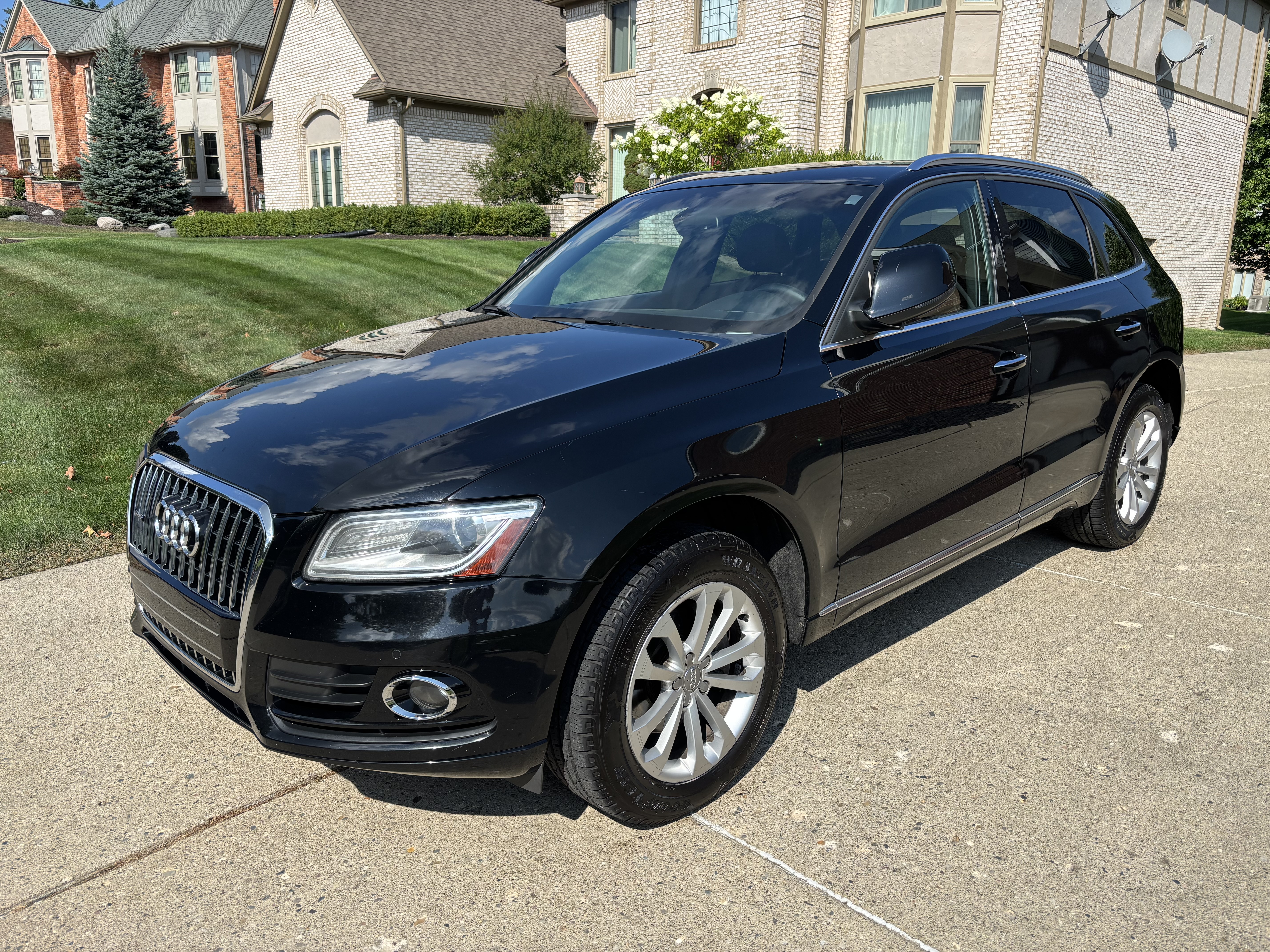 Used 2015 Audi Q5 2.0T Premium Plus w/ Technology Package AWD/4WD image 1