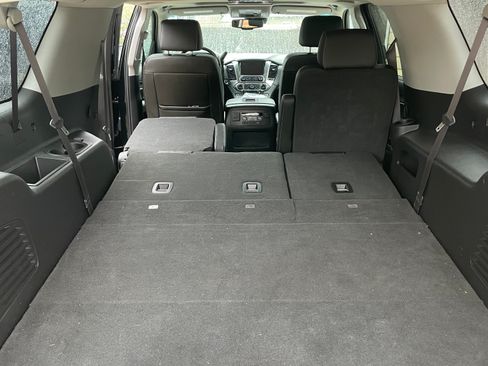 Used 2017 Chevrolet Suburban LT image 31