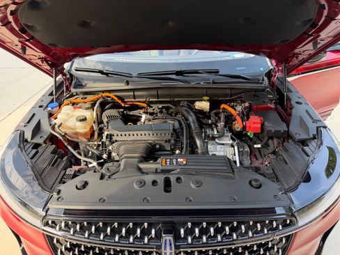 Used 2025 Lincoln Nautilus Reserve AWD/4WD image 18