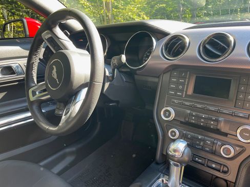 Used 2017 Ford Mustang Coupe image 11