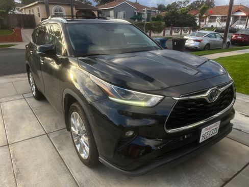 Used 2023 Toyota Highlander Limited image 5