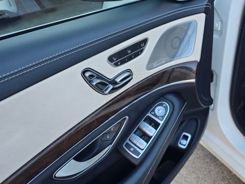 Used 2018 Mercedes-Benz S 560 Sedan image 10