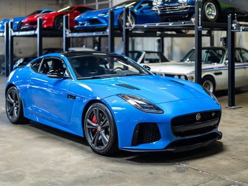 Used 2018 Jaguar F-TYPE SVR image 2