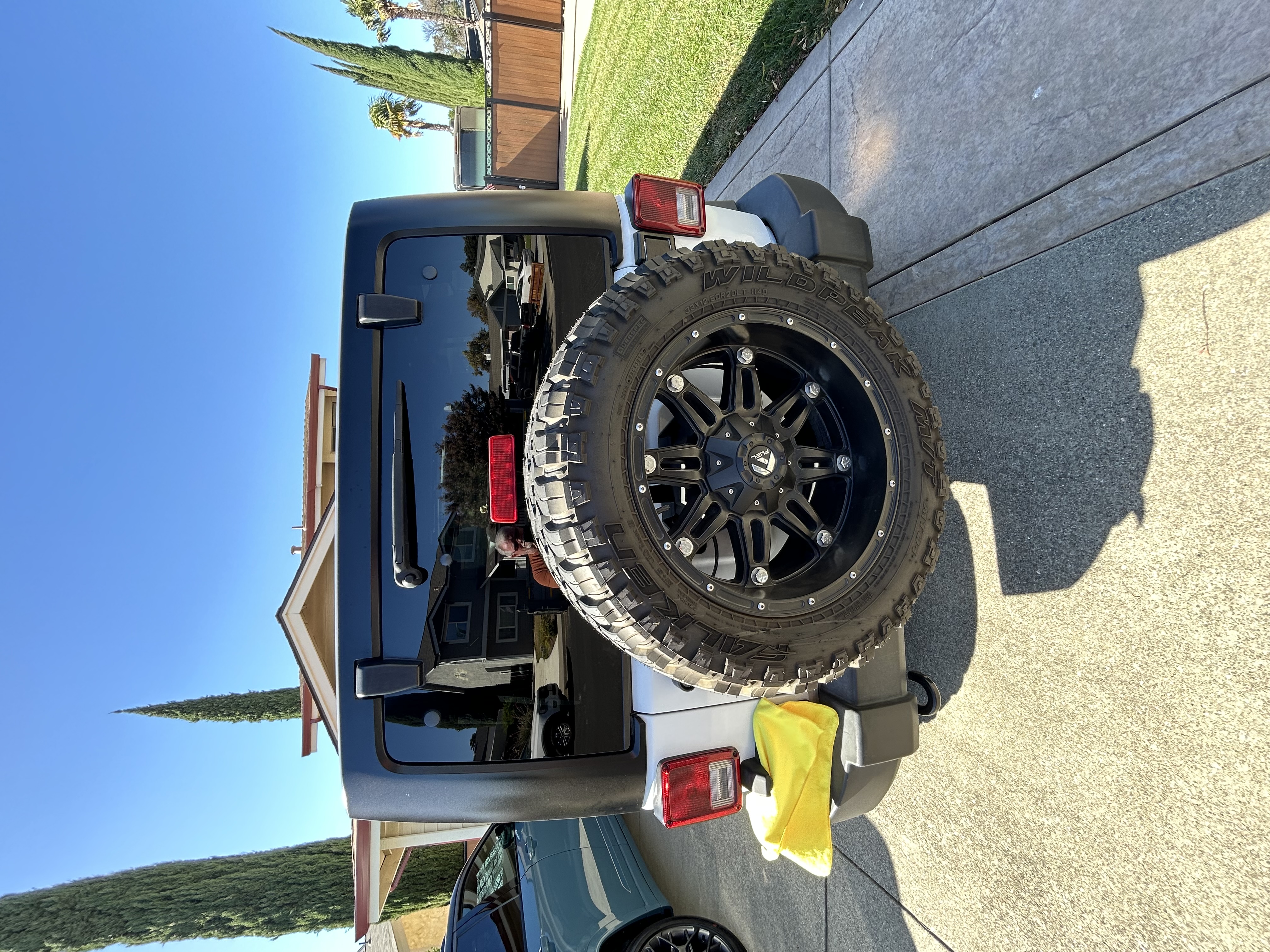 Used 2017 Jeep Wrangler Unlimited Rubicon w/ Connectivity Group AWD/4WD image 5