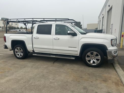 Used 2018 GMC Sierra 1500 SLT image 1