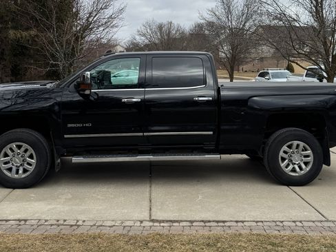 Used 2019 Chevrolet Silverado 3500 LTZ image 4