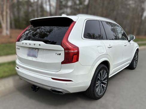 Used 2020 Volvo XC90 T6 Momentum image 10