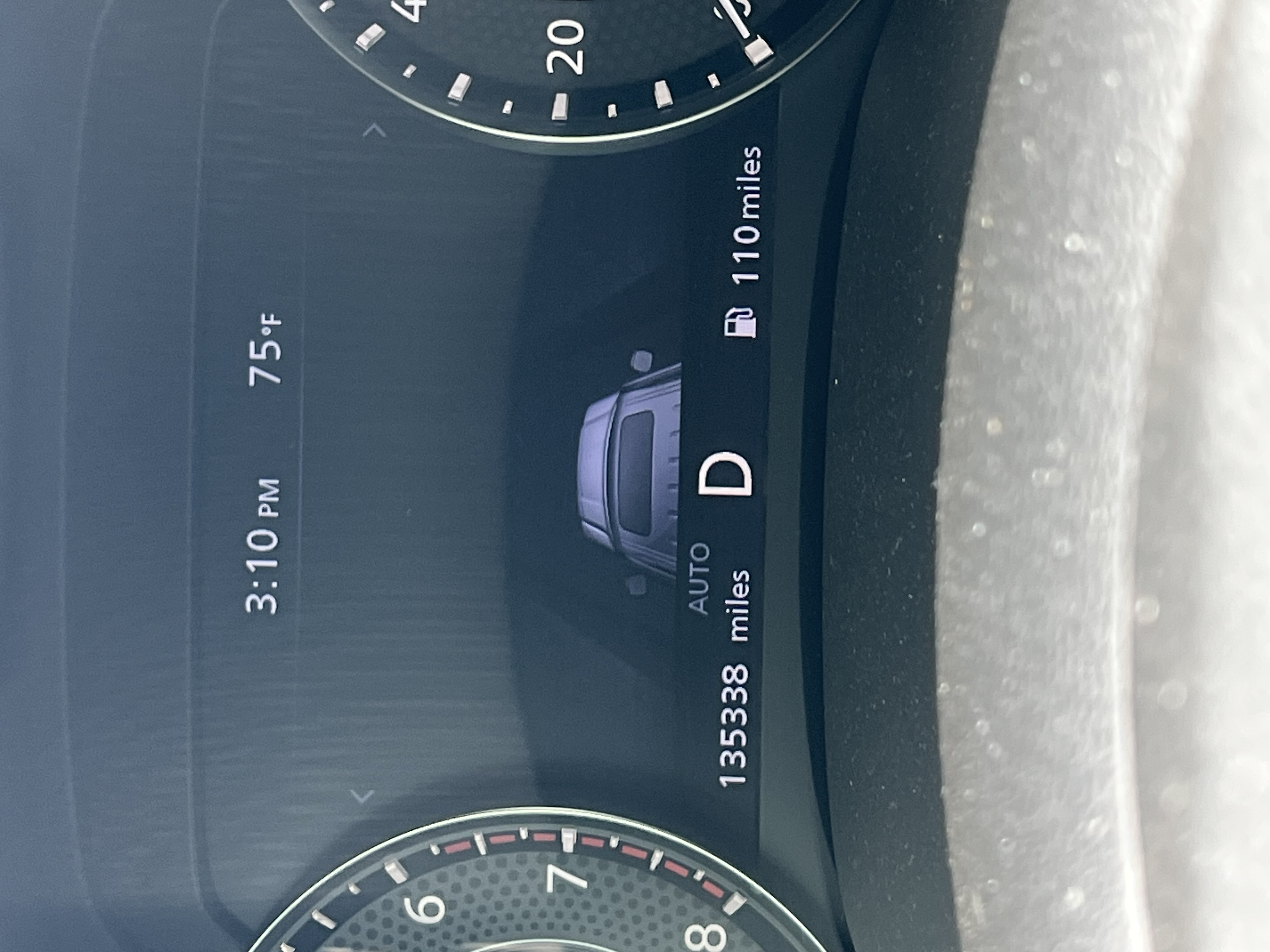 Used 2021 Nissan Armada SL w/ Captain's Chairs Package AWD/4WD image 8