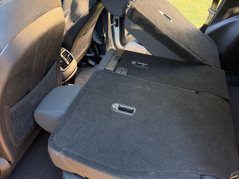 Used 2017 Kia Sorento LX image 11