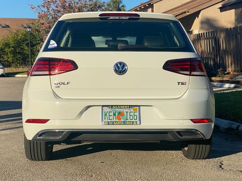Used 2018 Volkswagen Golf SE image 4