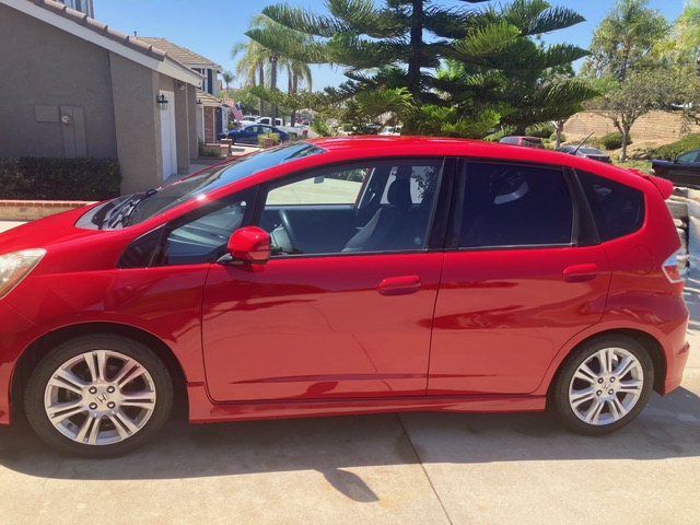 Used 2011 Honda Fit Sport image 1