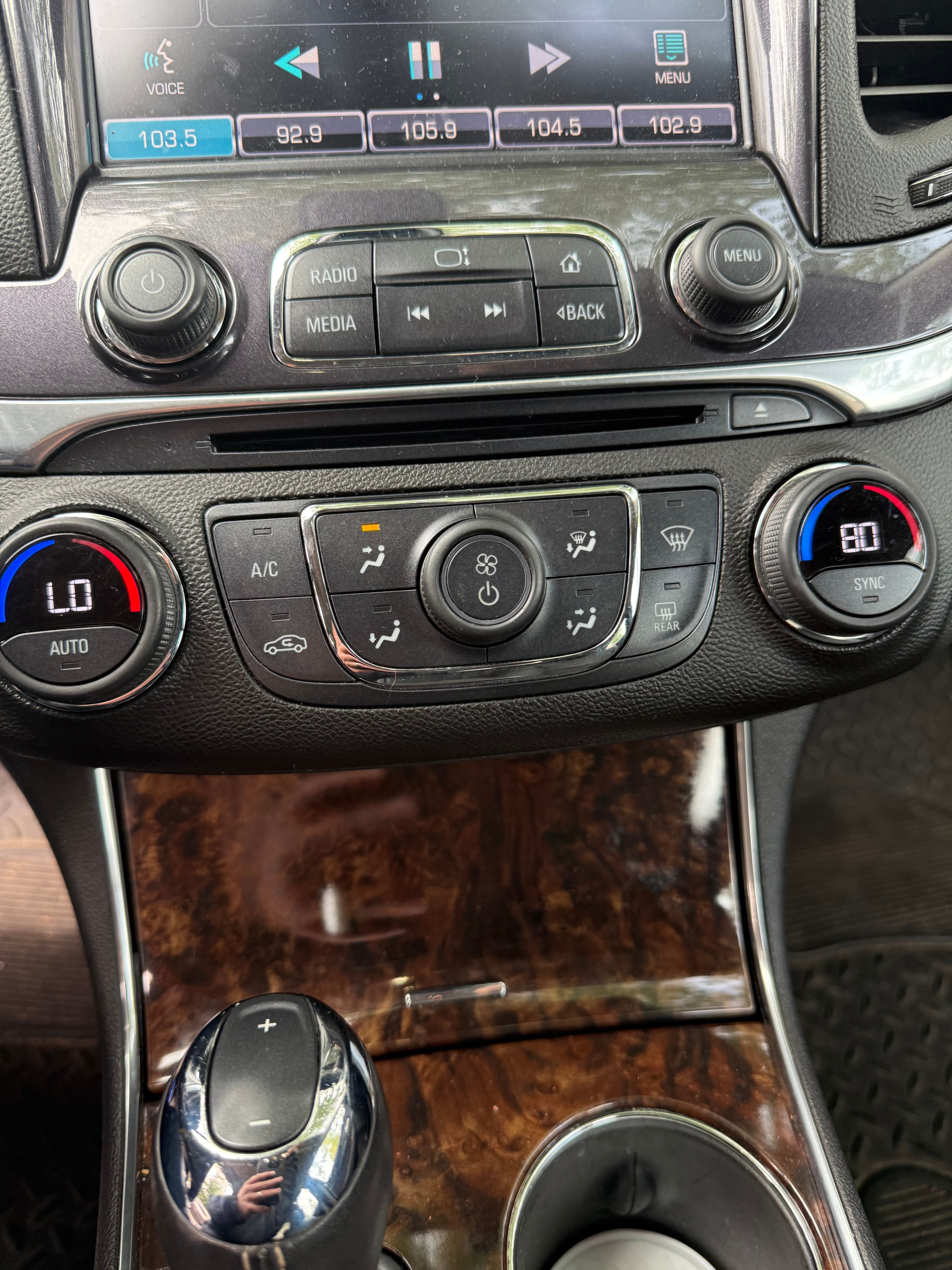 Used 2015 Chevrolet Impala LT w/ Convenience Package FWD image 8