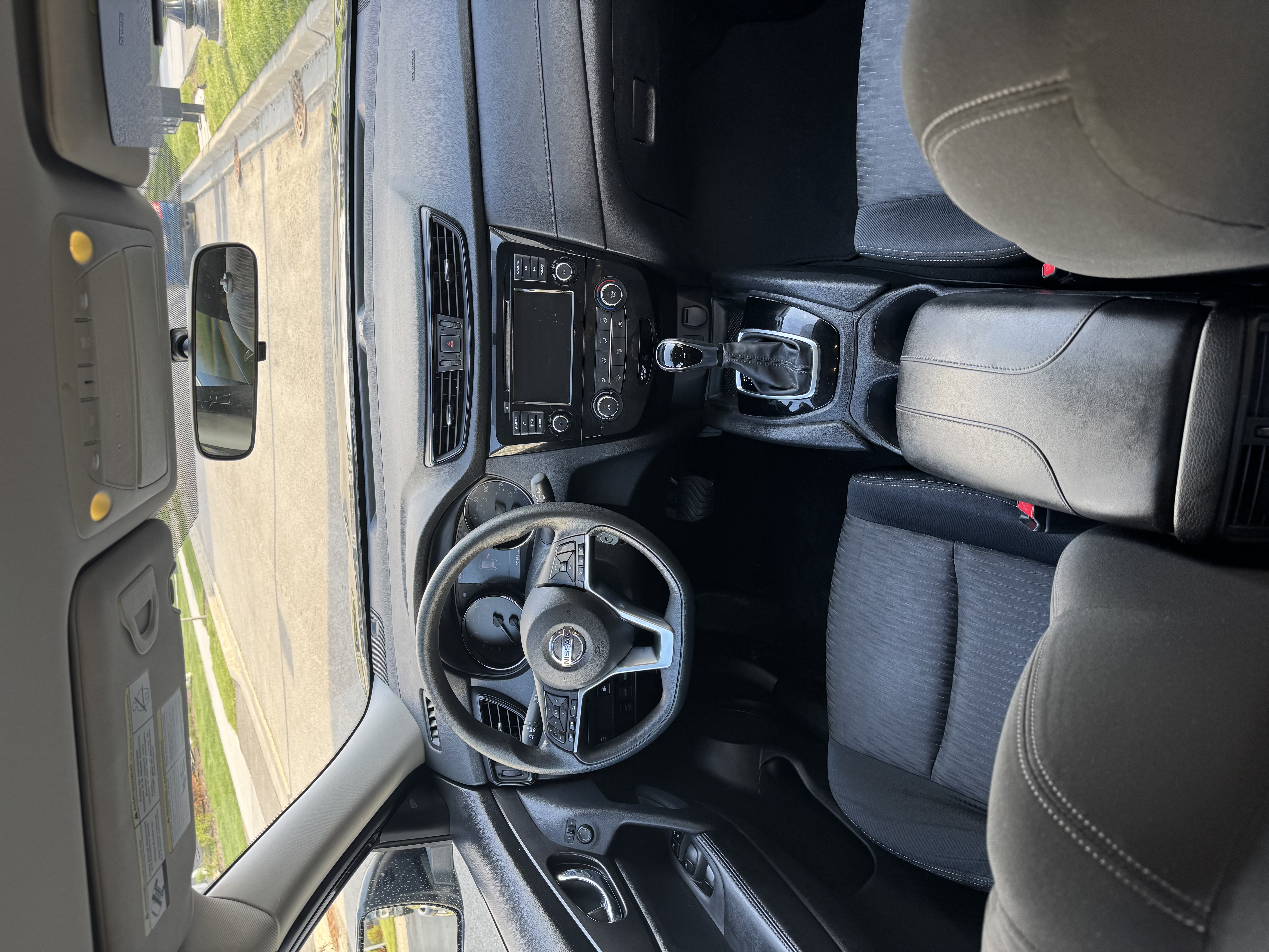 Used 2018 Nissan Rogue S AWD/4WD image 13