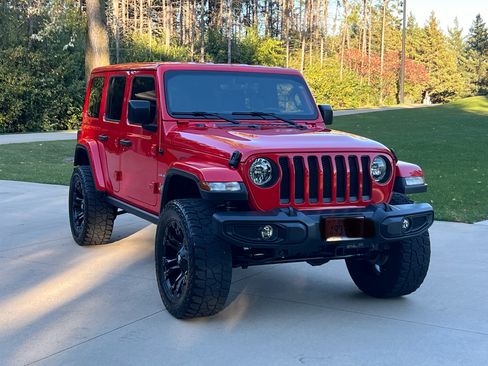 Used 2019 Jeep Wrangler Unlimited Sahara w/ Uconnect 4C Nav & Sound Group image 5