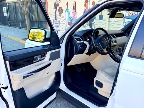 Used 2013 Land Rover Range Rover Sport HSE LUX image 9
