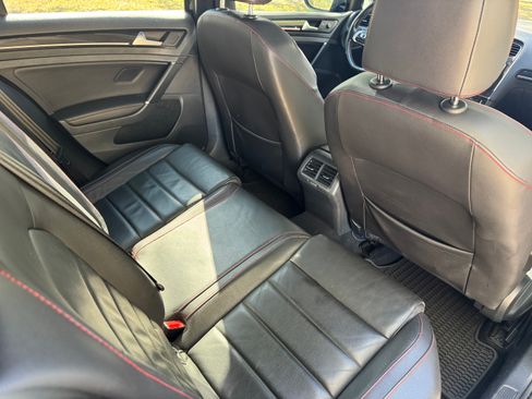 Used 2015 Volkswagen GTI SE image 17