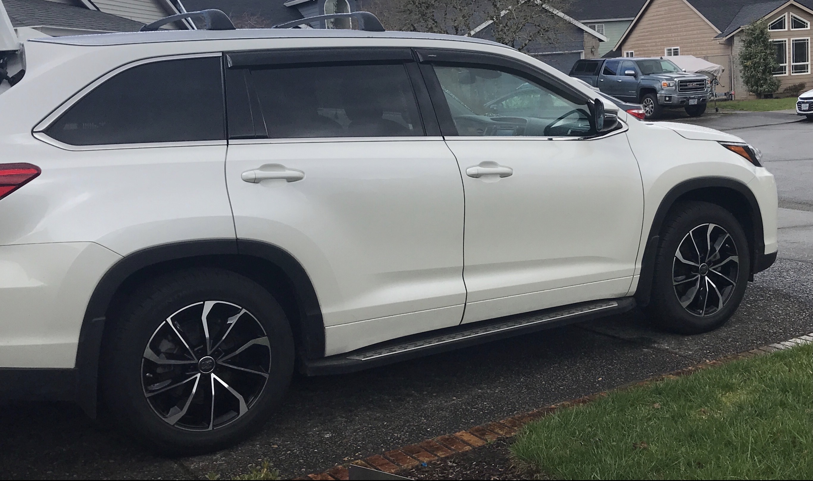 Used 2018 Toyota Highlander Limited AWD/4WD image 1