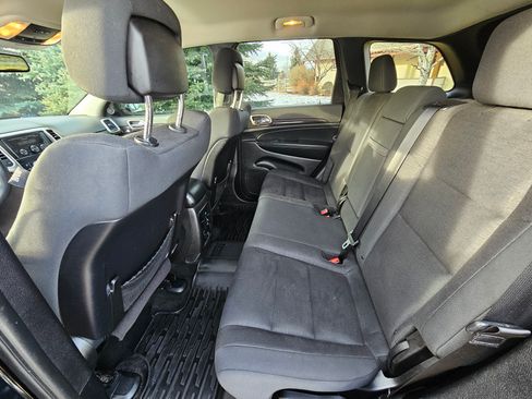 Used 2013 Jeep Grand Cherokee Laredo w/ Laredo E Group image 5