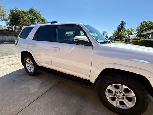 Used 2019 Toyota 4Runner SR5 Premium w/ Convenience Package image 5