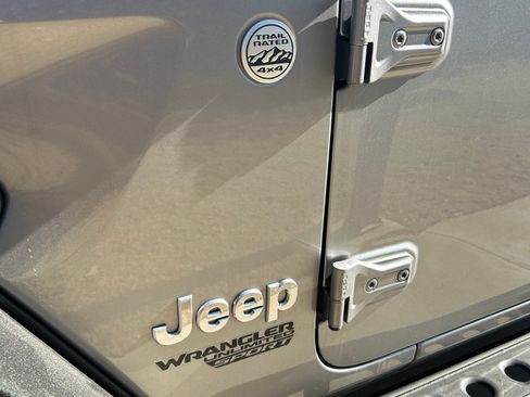 Used 2020 Jeep Wrangler Unlimited Sport image 13