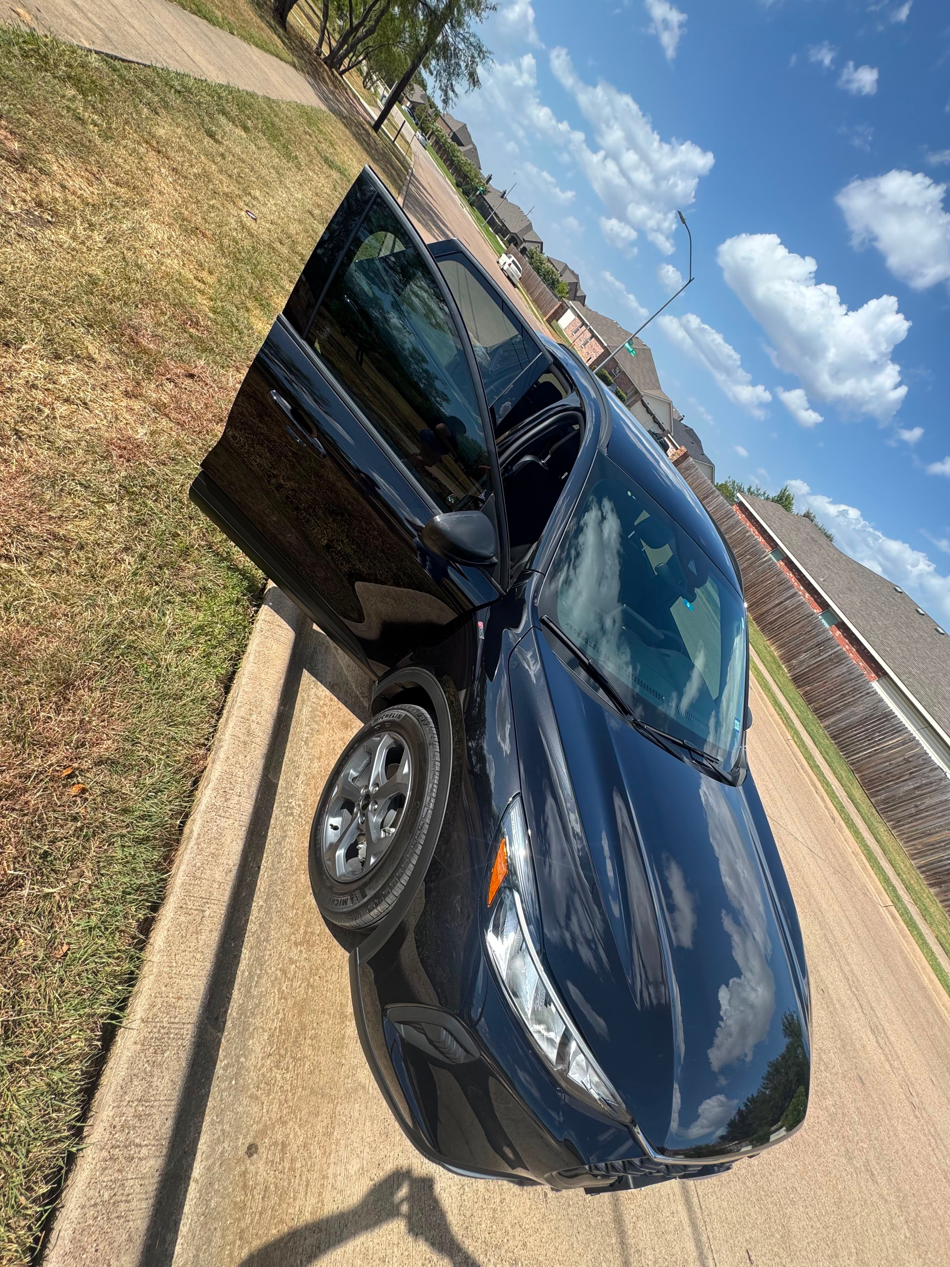 Used 2025 Ford Escape ST-Line w/ Equipment Group 301A FWD image 2