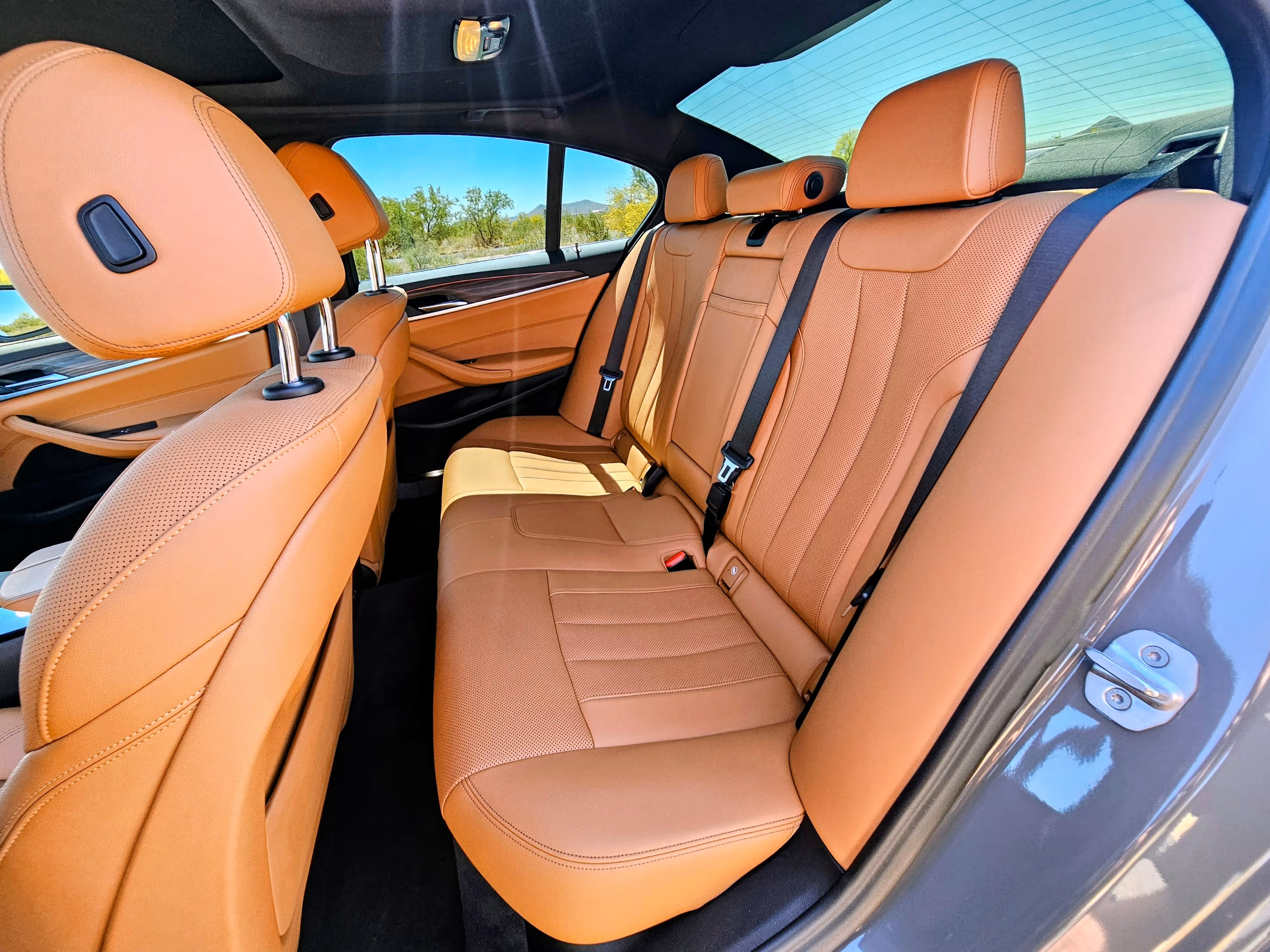 Used 2022 BMW 530i w/ Convenience Package RWD image 19