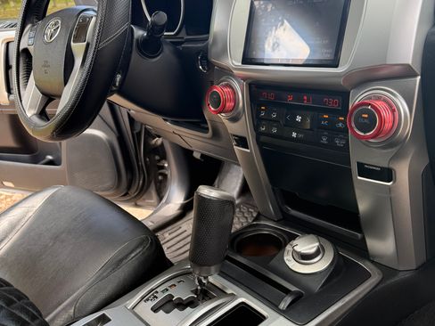 Used 2012 Toyota 4Runner Limited AWD/4WD image 13