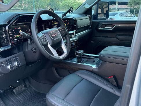 Used 2024 GMC Sierra 1500 SLT w/ SLT Premium Plus Package AWD/4WD image 12