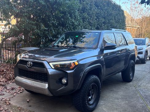 Used 2018 Toyota 4Runner TRD Off-Road Premium image 1