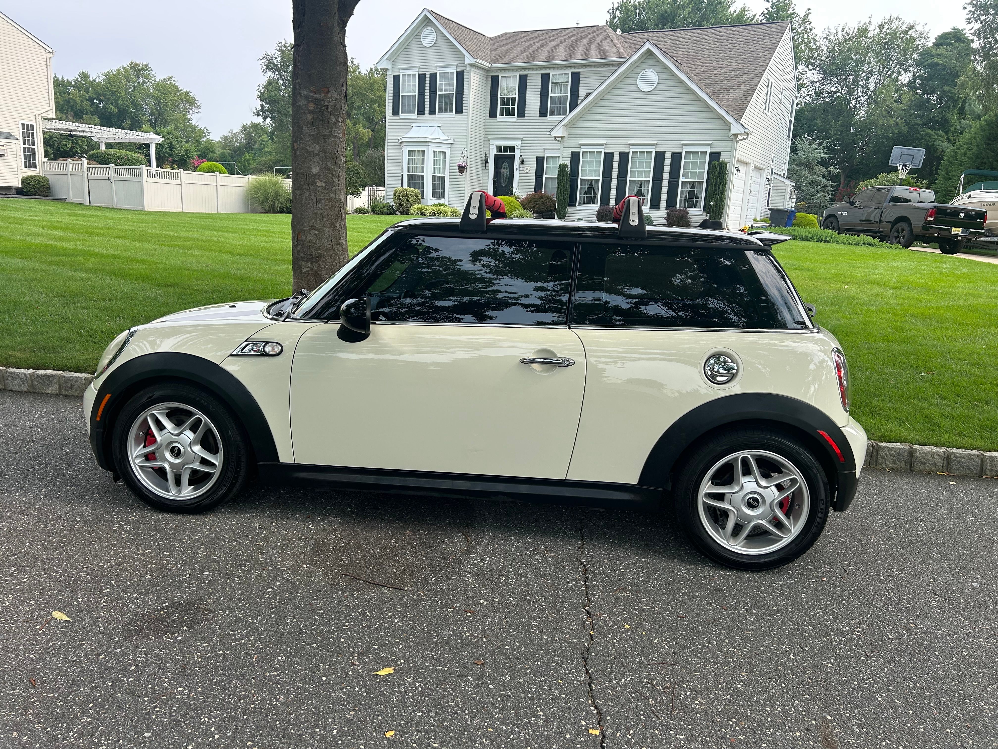 Used 2009 MINI Cooper S FWD image 1