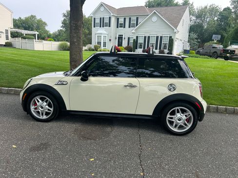 Used 2009 MINI Cooper S FWD image 1