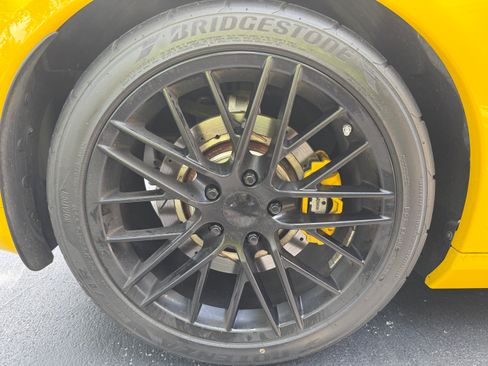 Used 2005 Chevrolet Corvette Coupe w/ Preferred Equipment Group image 12