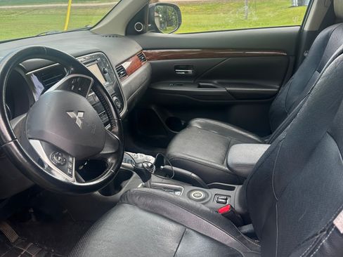 Used 2015 Mitsubishi Outlander SE AWD/4WD image 8