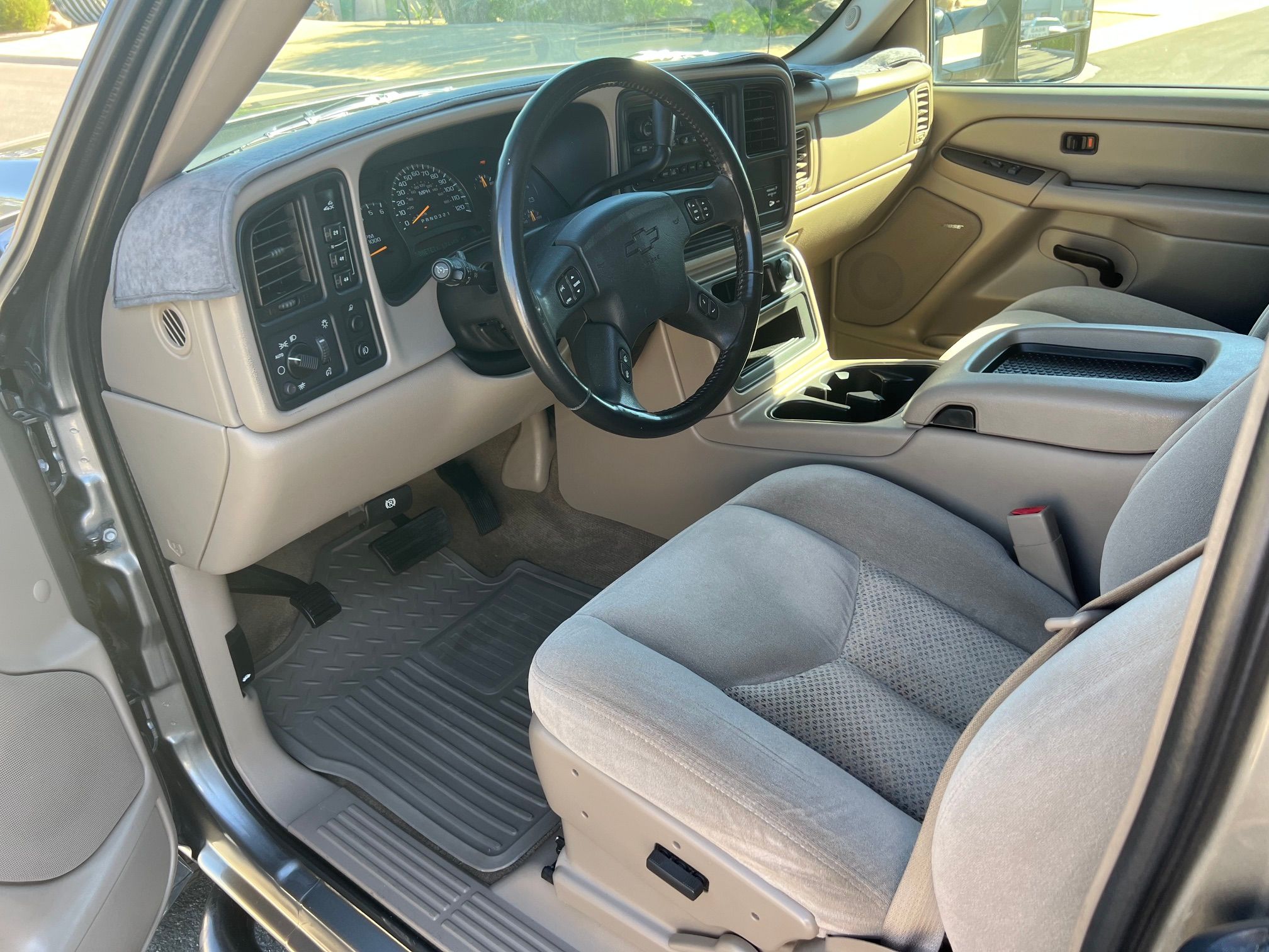 Used 2006 Chevrolet Silverado 2500 LT w/ Onstar Plus Package AWD/4WD image 20
