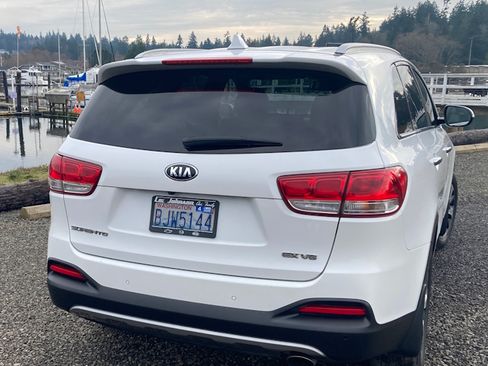 Used 2018 Kia Sorento EX image 9