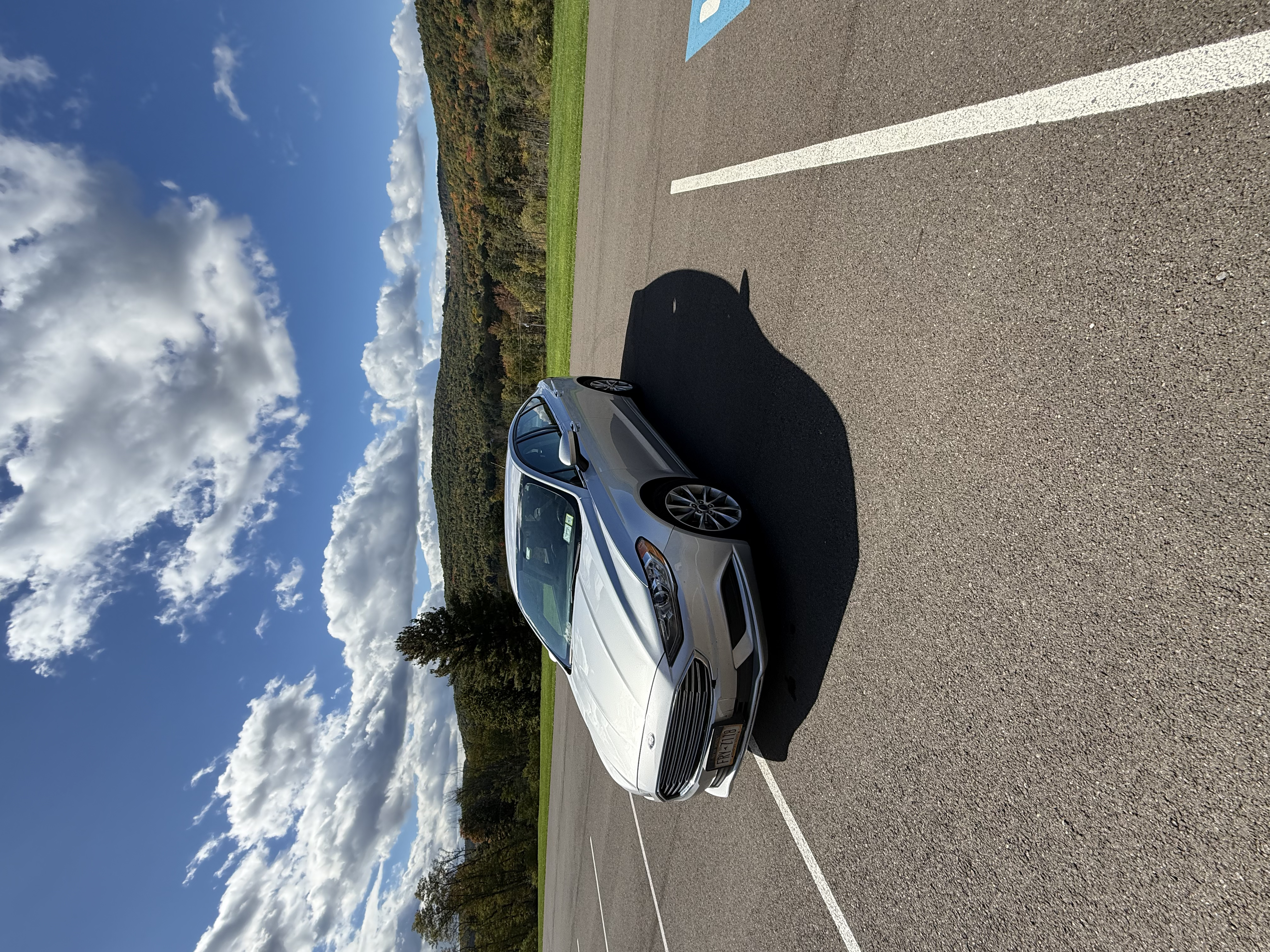 Used 2017 Ford Fusion SE w/ Fusion SE Technology Package FWD image 8