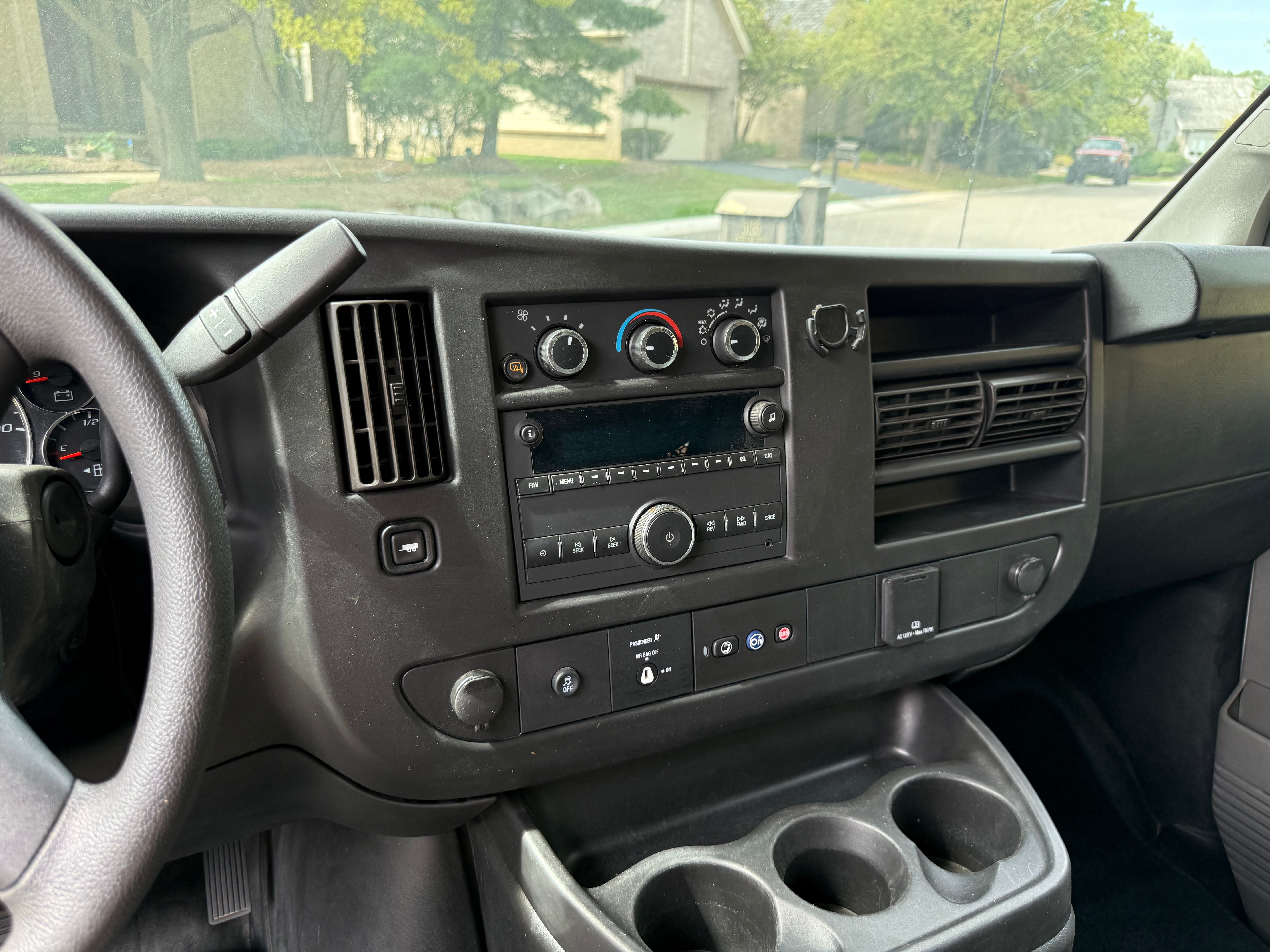 Used 2019 Chevrolet Express 2500 w/ Driver Convenience Package RWD image 13
