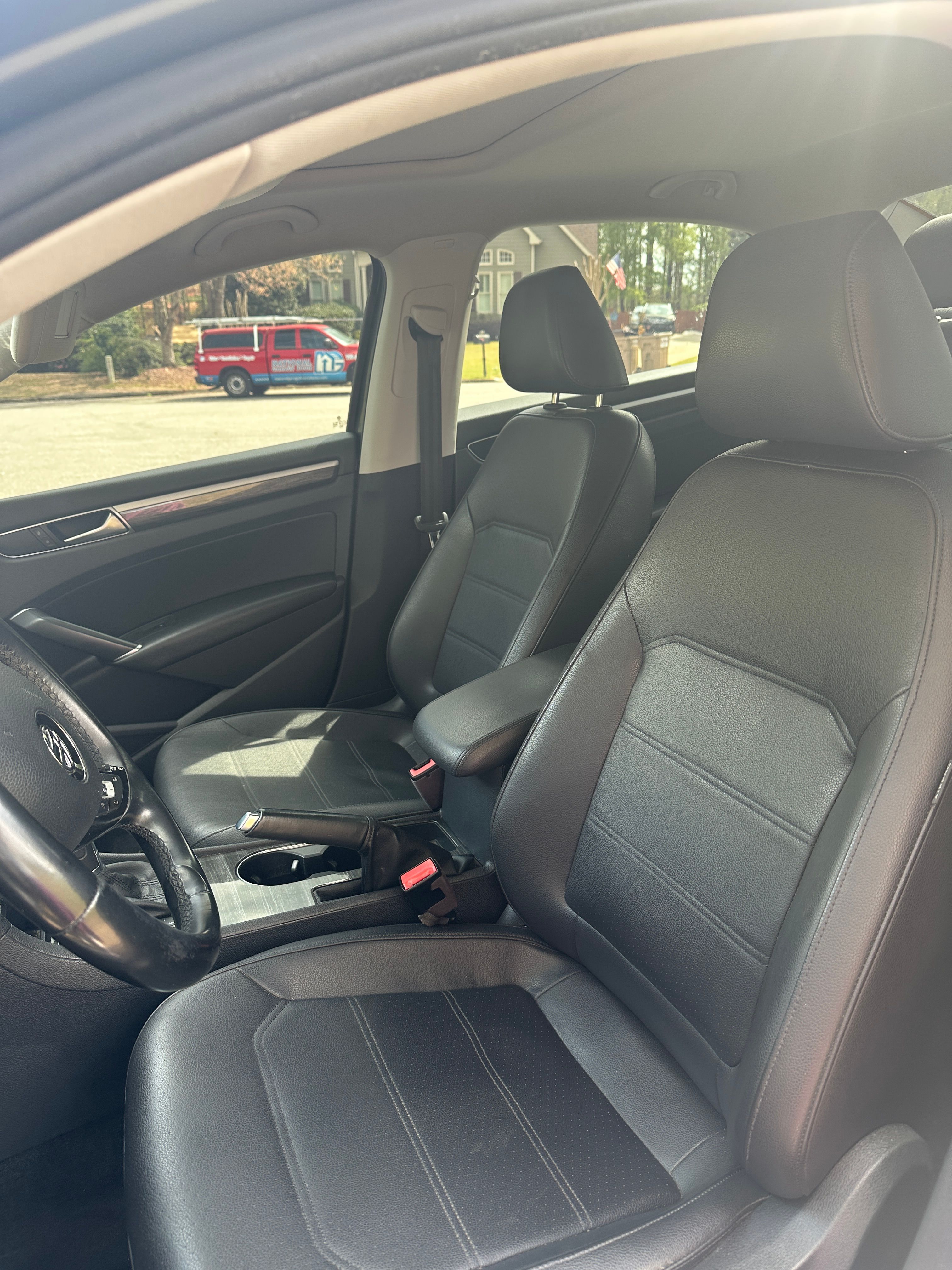 Used 2018 Volkswagen Passat 2.0T SE FWD image 2