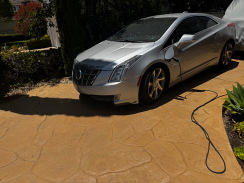 Used 2014 Cadillac ELR w/ Luxury Package FWD image 13