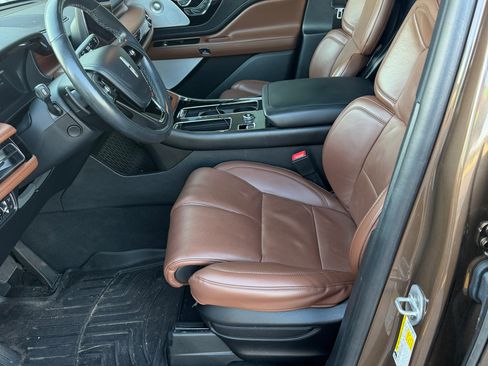 Used 2022 Lincoln Aviator Grand Touring w/ Equipment Group 301A AWD/4WD image 15