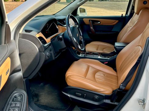 Used 2014 Chevrolet Traverse LTZ image 12